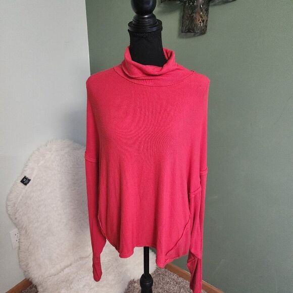 FREE PEOPLE "Cherry Color" Oversized Turtleneck Sweater - Picture 2 of 4